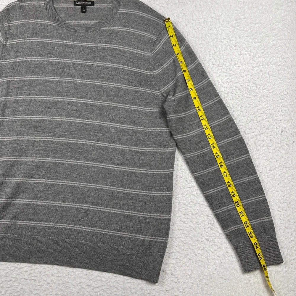 Banana Republic Sweater Mens Large Grey Striped‎ Merino Wool Blend Crew Neck